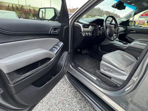 Used 2018 Chevrolet Tahoe LT w/ Luxury Package image 9