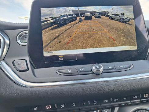 Used 2025 Chevrolet Blazer LT FWD image 11