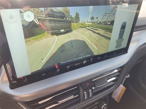 New 2025 Ford Escape SE image 9