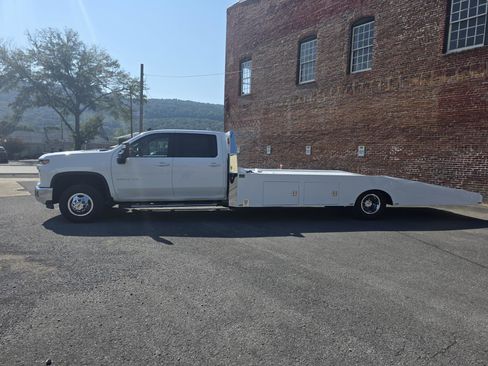New 2025 Chevrolet Silverado 3500 LT w/ Convenience Package AWD/4WD image 8