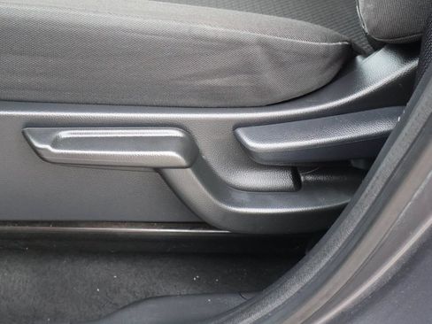 Used 2020 Honda HR-V LX image 11