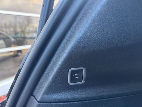 New 2026 Chrysler Pacifica Select image 27