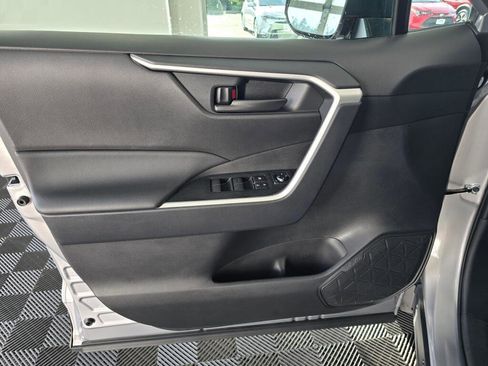 Used 2025 Toyota RAV4 LE image 65
