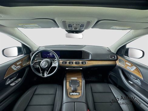 Used 2024 Mercedes-Benz GLS 450 4MATIC image 29