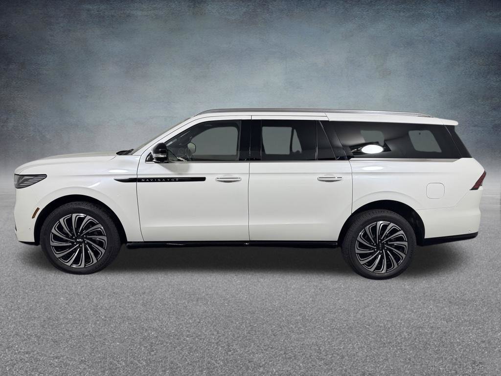 New 2025 Lincoln Navigator L Black Label AWD/4WD image 3