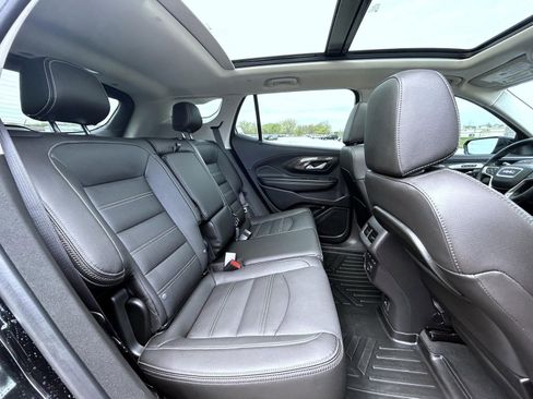 Used 2024 GMC Terrain Denali w/ Black Diamond Edition image 19