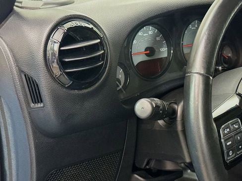 Used 2017 Jeep Wrangler Unlimited Sahara image 12