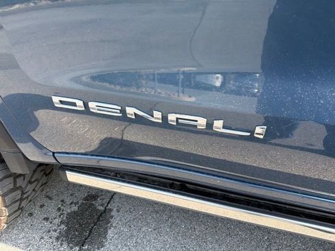 Used 2025 GMC Sierra 1500 Denali Ultimate AWD/4WD image 9