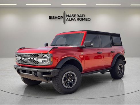 Used 2022 Ford Bronco Badlands image 3