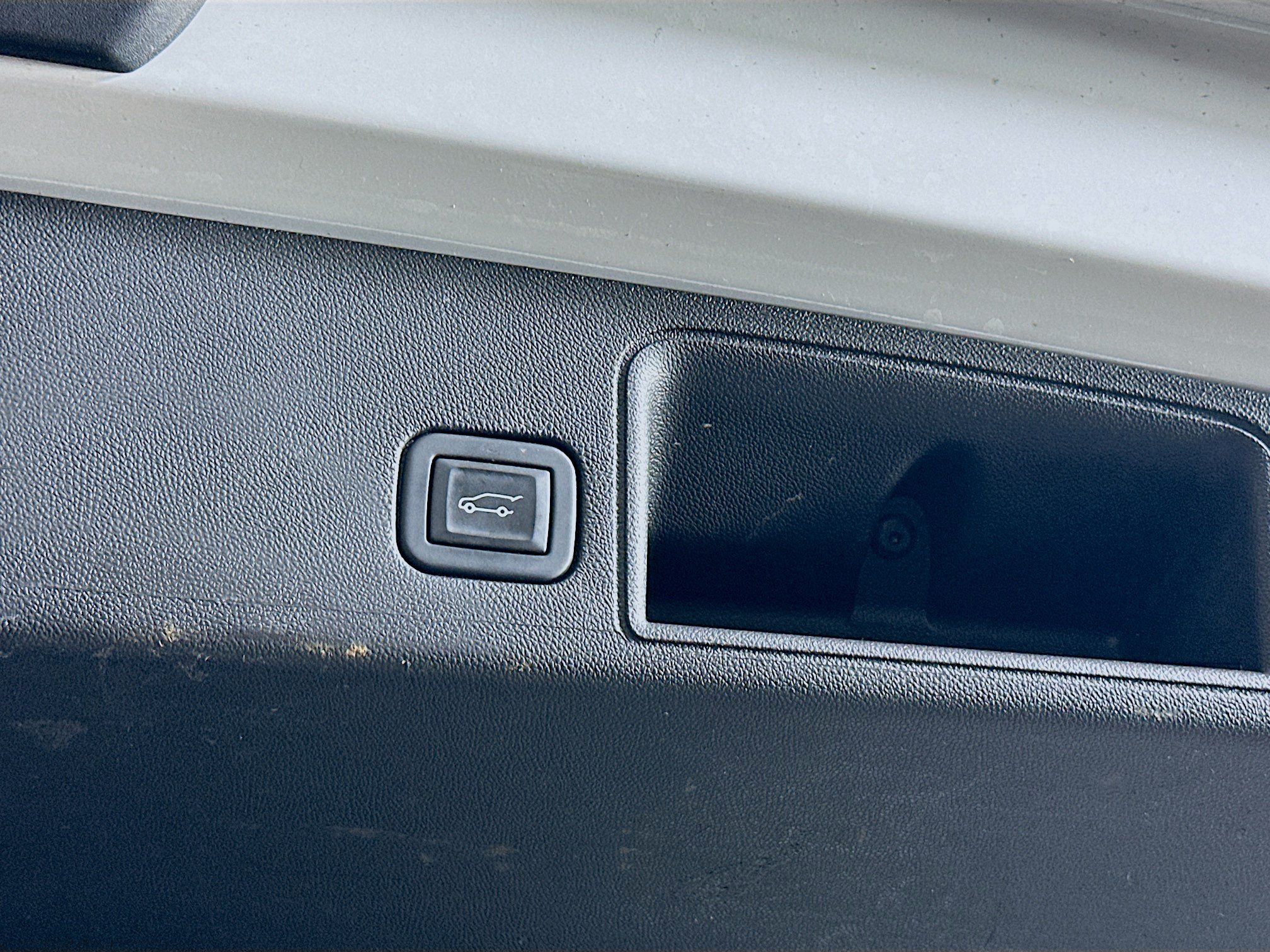 Used 2024 GMC Terrain AT4 w/ Infotainment Package II AWD/4WD image 29