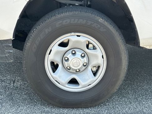 Used 2023 Toyota Tacoma SR image 34