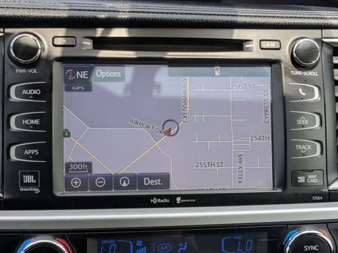 Used 2014 Toyota Highlander Limited Platinum image 15