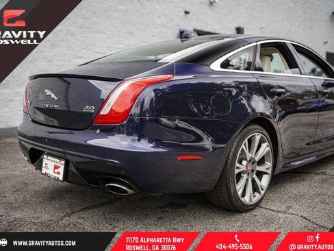 Used 2017 Jaguar XJ R-Sport image 15