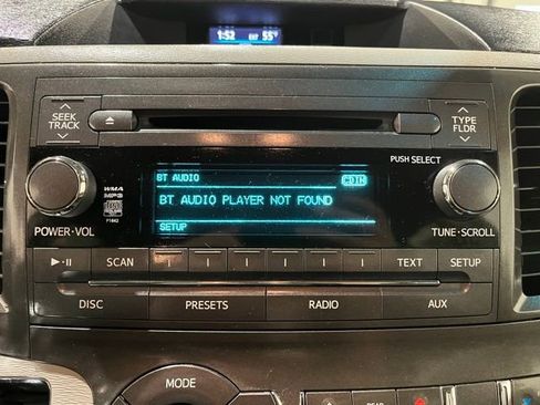 Used 2013 Toyota Sienna SE image 28