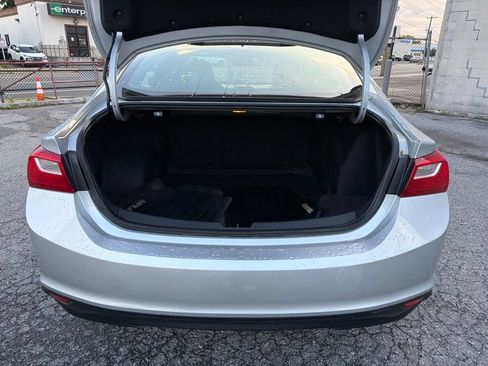 Used 2018 Chevrolet Malibu LT FWD image 11