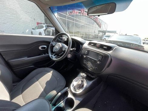 Used 2017 Kia Soul + FWD image 6