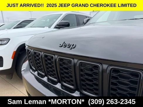 New 2025 Jeep Grand Cherokee Limited w/ Black Appearance Package image 4