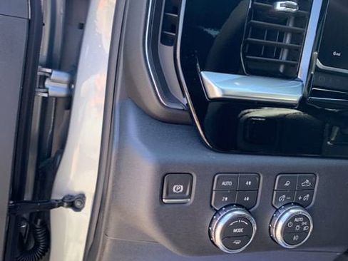 New 2026 GMC Sierra 2500 SLT w/ SLT Convenience Package AWD/4WD image 21