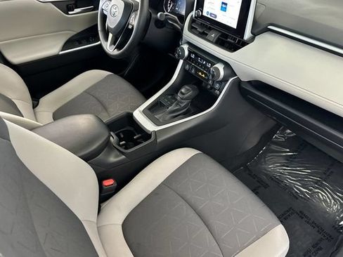 Used 2024 Toyota RAV4 XLE w/ Convenience Package FWD image 20