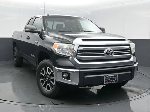 Used 2017 Toyota Tundra SR5 image 2