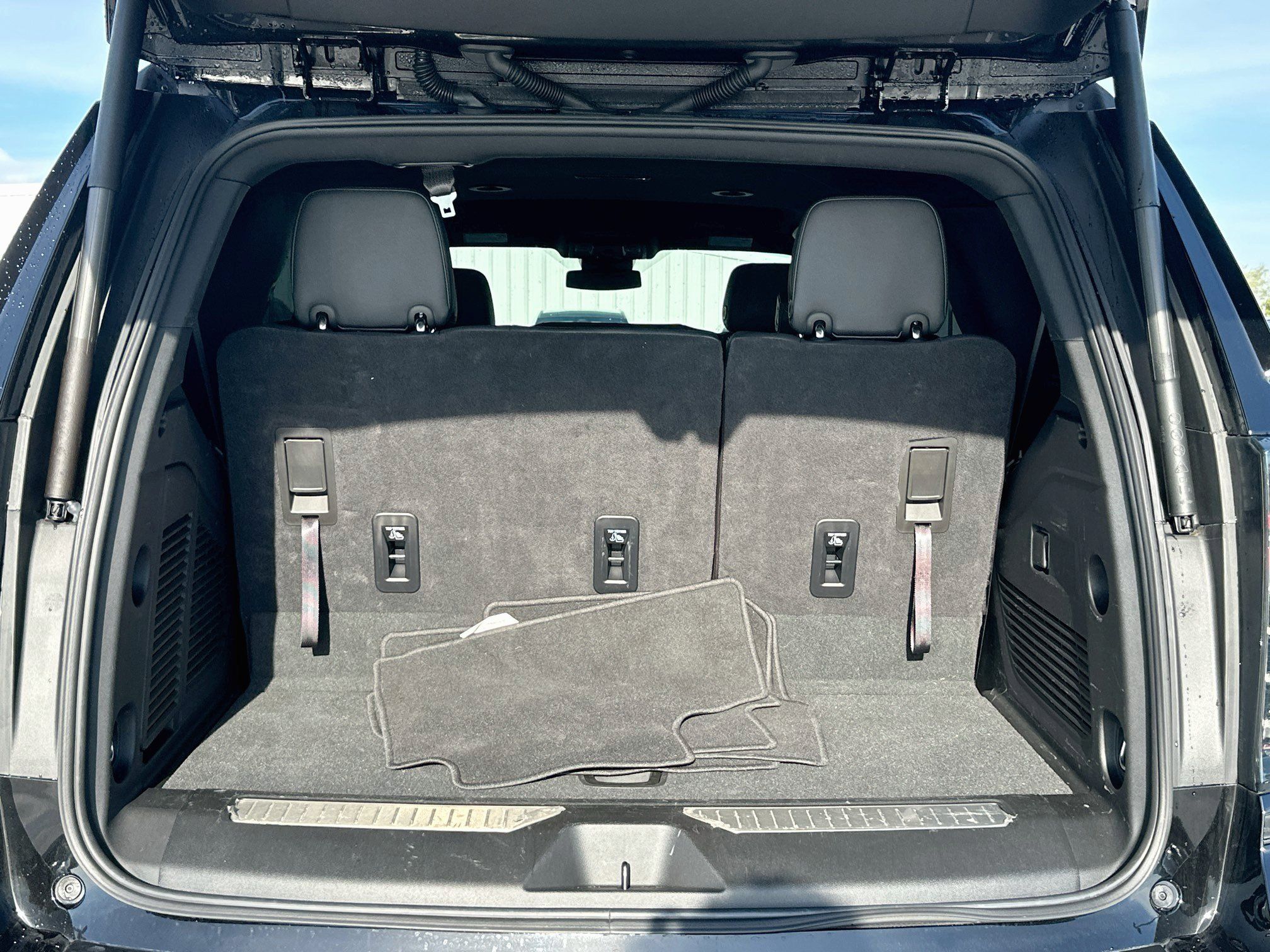 Used 2025 Chevrolet Tahoe RST RWD image 26