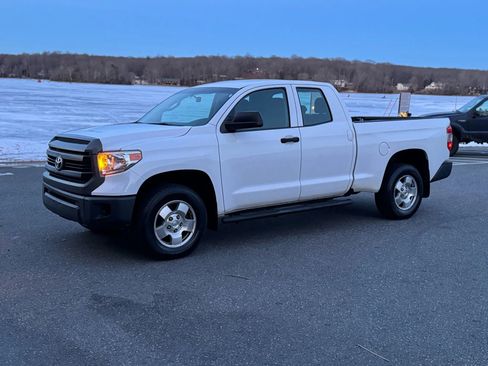 Used 2014 Toyota Tundra SR image 2