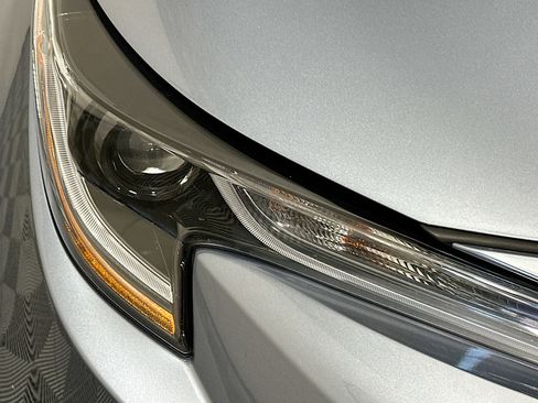 Used 2025 Toyota Corolla LE image 9