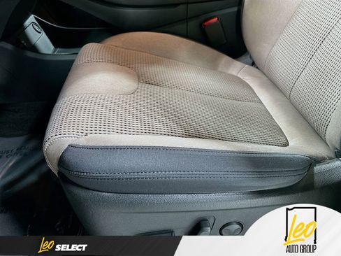 Used 2022 Hyundai Santa Fe SEL w/ Convenience Package image 18