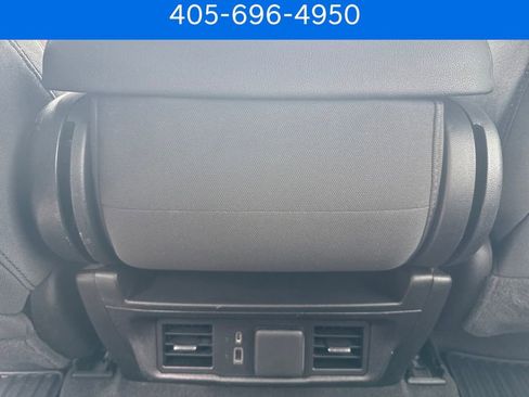 Used 2022 Chevrolet Silverado 1500 LT AWD/4WD image 32