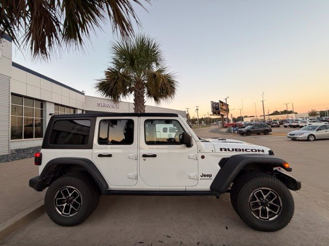 Used 2024 Jeep Wrangler Unlimited Rubicon AWD/4WD image 18