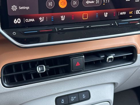 New 2025 Volkswagen ID. Buzz Pro S Plus image 20