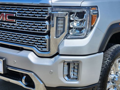 Used 2023 GMC Sierra 2500 Denali w/ Denali Ultimate Package AWD/4WD image 10