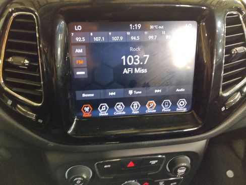 Used 2020 Jeep Compass Limited FWD image 25