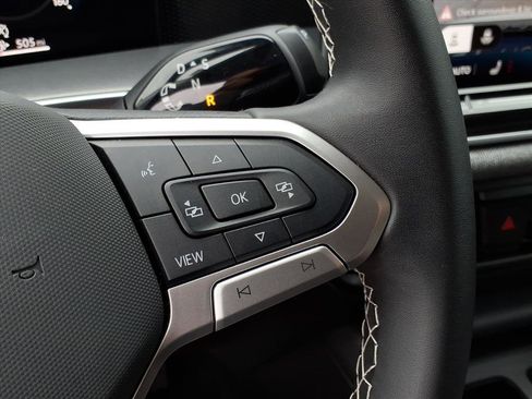 Certified 2025 Volkswagen Tiguan S image 31