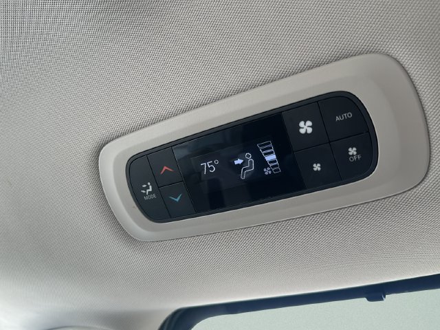 Used 2017 Chrysler Pacifica Touring-L Plus FWD image 30