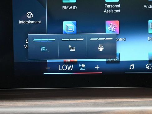 Used 2023 BMW 760i xDrive AWD/4WD image 19