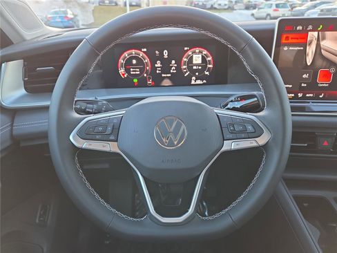 New 2026 Volkswagen Tiguan SE image 14