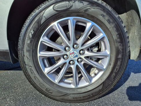 Used 2023 Buick Enclave Essence FWD image 37