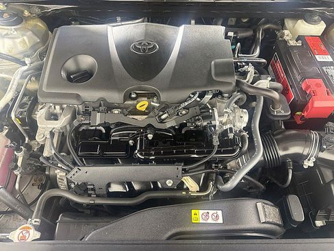 Used 2022 Toyota Camry SE FWD image 27