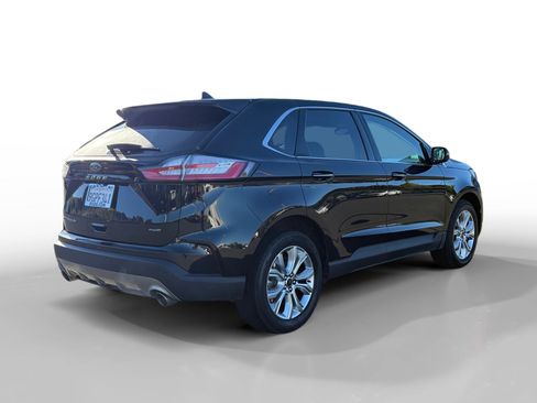 Used 2023 Ford Edge Titanium image 5