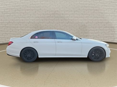Used 2019 Mercedes-Benz E 300 image 4