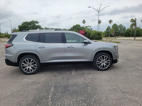 New 2026 GMC Acadia Denali Ultimate w/ LPO, All-Weather Package FWD image 4