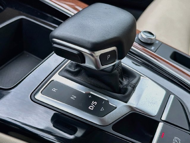 Used 2023 Audi A4 2.0T allroad Premium Plus AWD/4WD image 17
