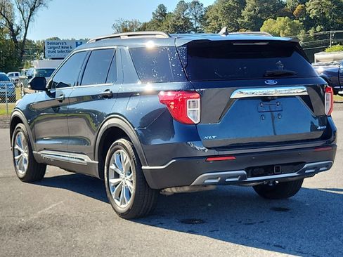 Used 2023 Ford Explorer XLT w/ Equipment Group 202A image 4