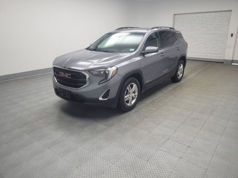 Used 2020 GMC Terrain SLE w/ Driver Convenience Package FWD image 2