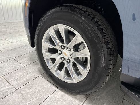 New 2026 Chevrolet Suburban Premier image 34