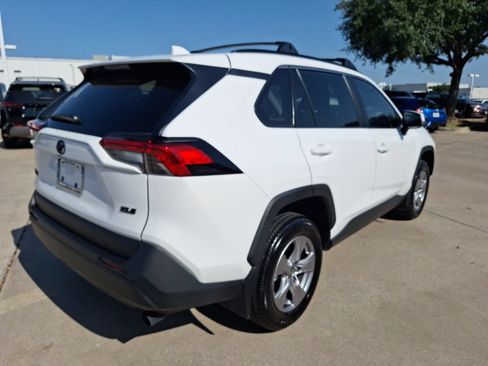 Used 2025 Toyota RAV4 XLE w/ Convenience Package FWD image 6