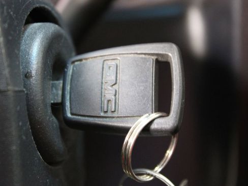 Used 2014 GMC Sierra 1500 SLE w/ SLE Preferred Package image 28