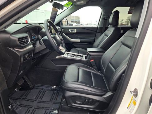 Certified 2023 Ford Explorer XLT w/ Equipment Group 202A image 25
