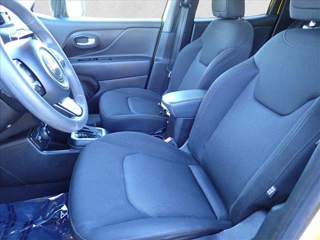 Used 2023 Jeep Renegade Latitude AWD/4WD image 11